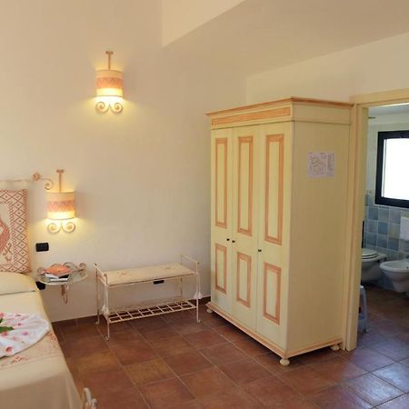 Hotel Altura Villasimius Exterior photo