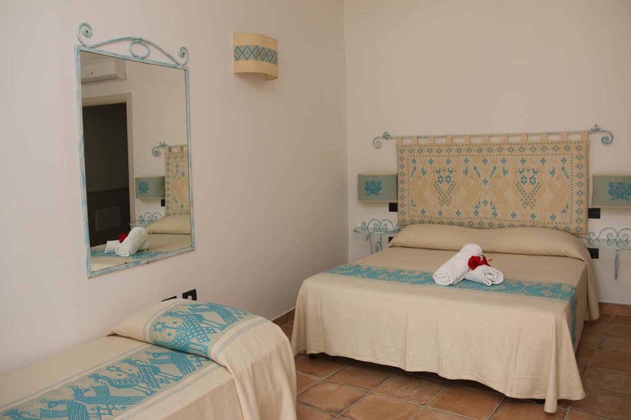 Hotel Altura Villasimius Exterior photo
