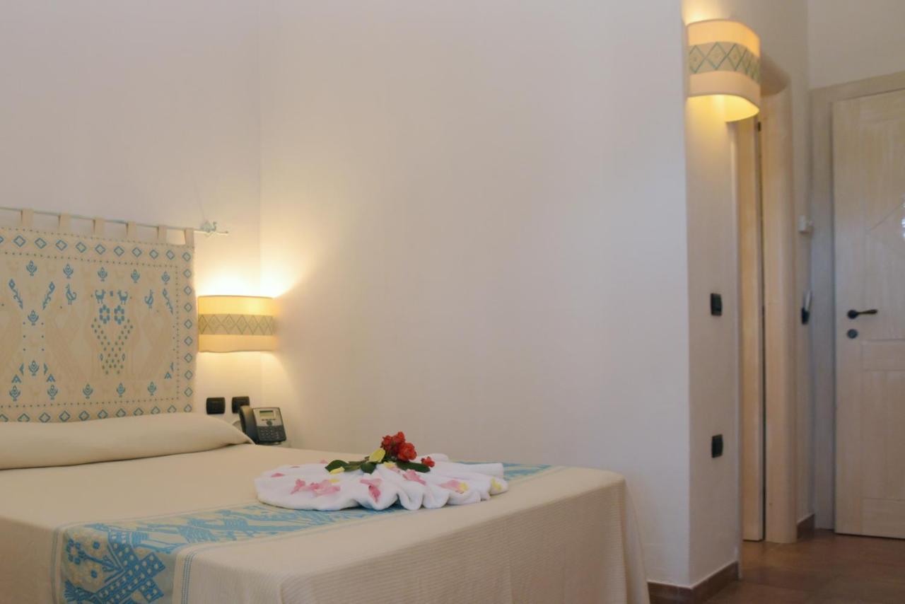 Hotel Altura Villasimius Exterior photo