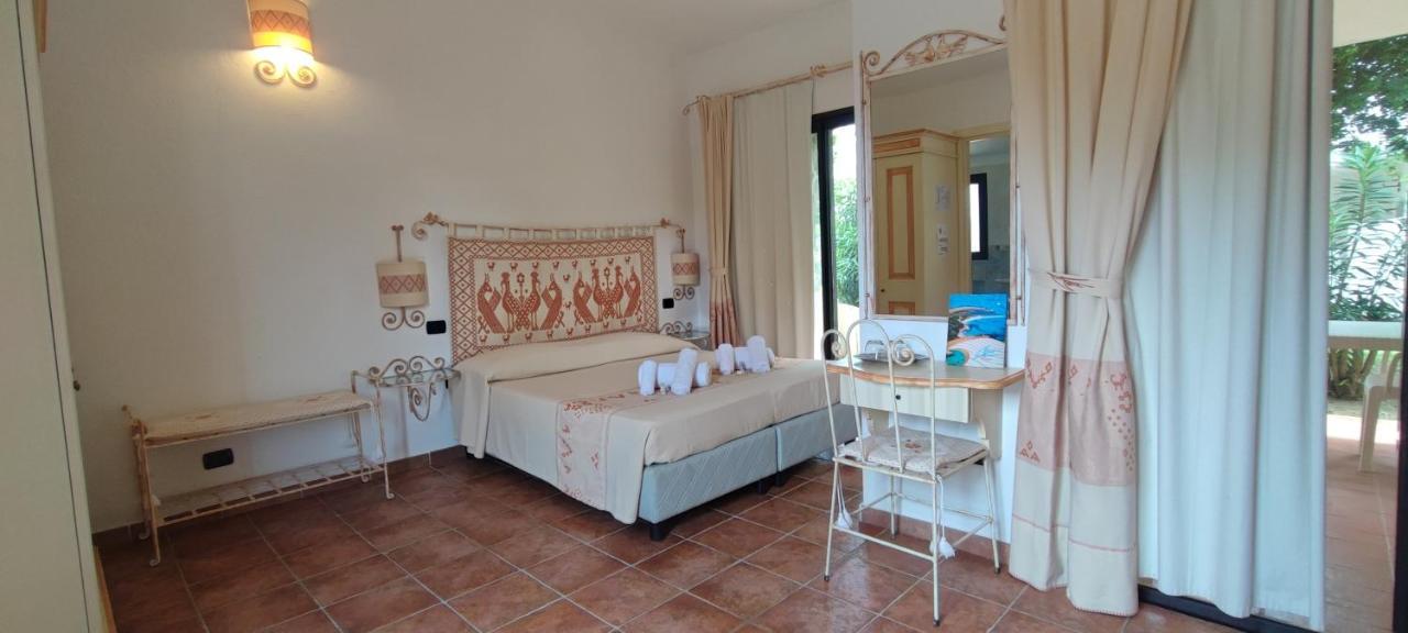 Hotel Altura Villasimius Exterior photo